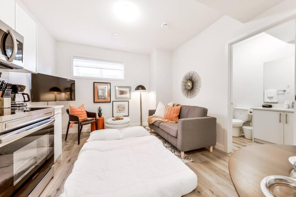 Cozy Nordic Utopia, Bsmt Suite Near Wem & Dt, King Bed, Wifi Edmonton Zewnętrze zdjęcie